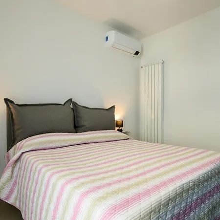 - Brand New Luxury - Naxos, Recanati * Джардини-Наксос